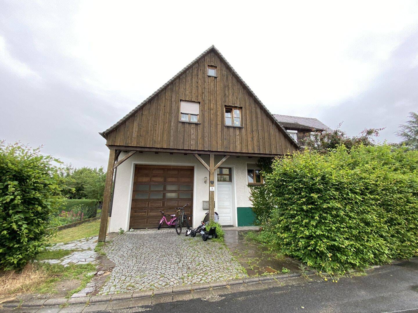 Immobilie in Dachsbach - Großes Haus mit toller Garage in gefragter Lage, sofort verfügbar! - Bild 0