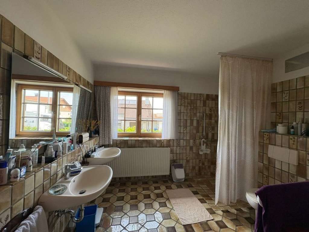 Immobilie in Bad Bellingen - Landhausvilla mit großem Grundstück - Bild 3