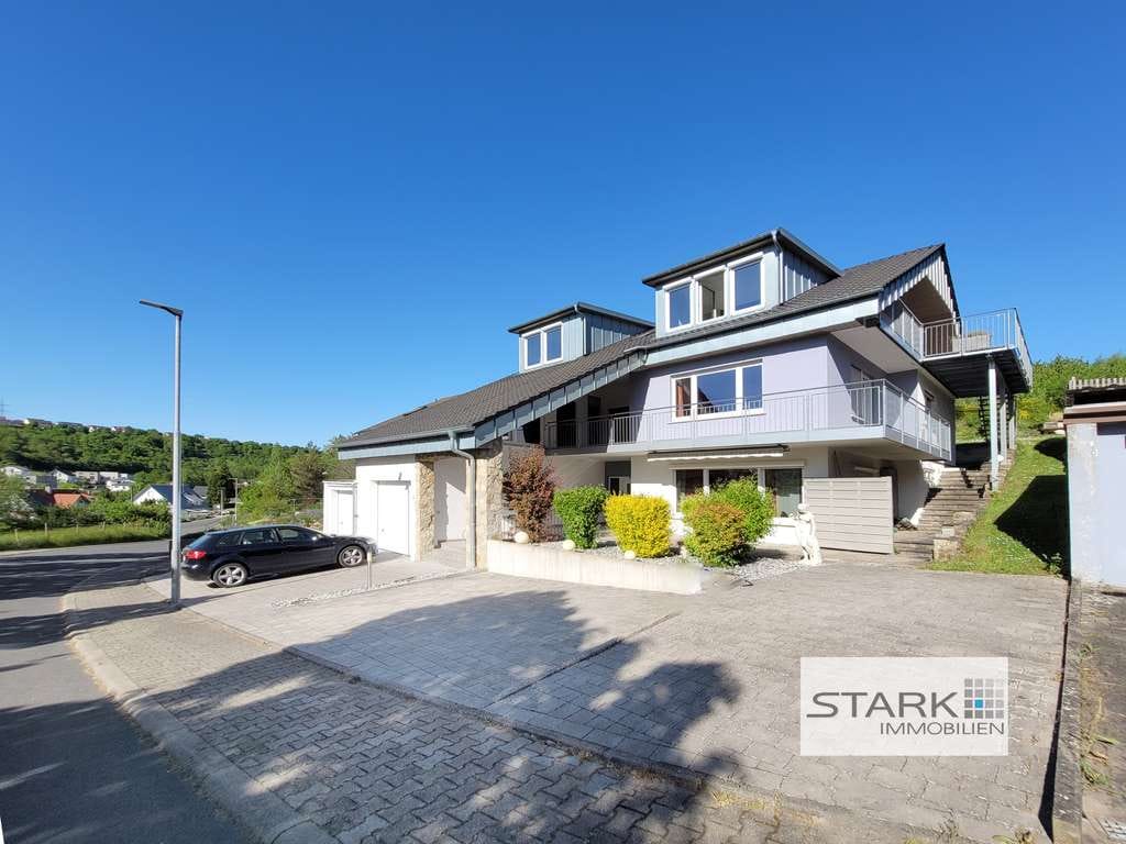 Immobilie in Grünsfeld - Wohnhaus mit traumhafter Aussicht – ideal für Familie, Generationenwohnen & Arbeiten - Bild 0