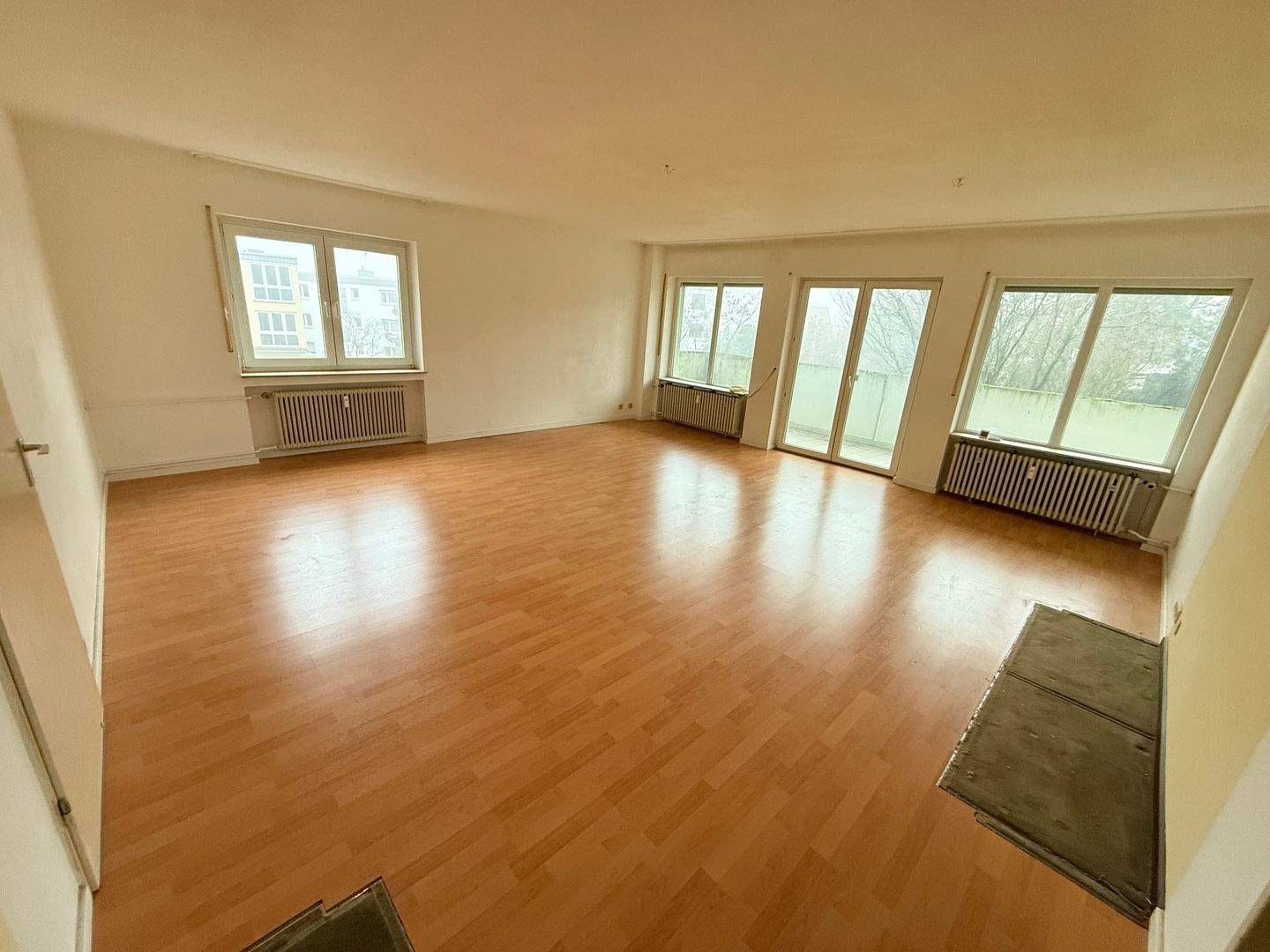 Immobilie in Kronberg - Kronberg:  Große 4-Zimmer-Eigentumswohnung in Feldrandlage - Bild 1