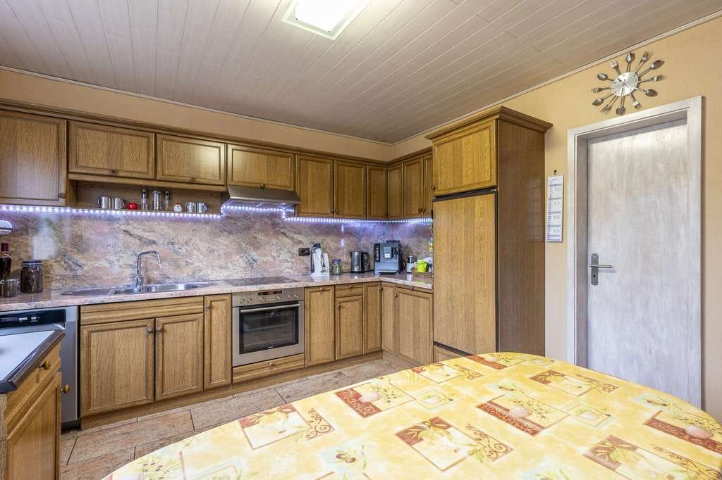 Immobilie in Güglingen - Großzügiges Familienhaus mit Einliegerwohnung, Garten & Ausbaupotenzial in ruhiger Lage - Bild 5