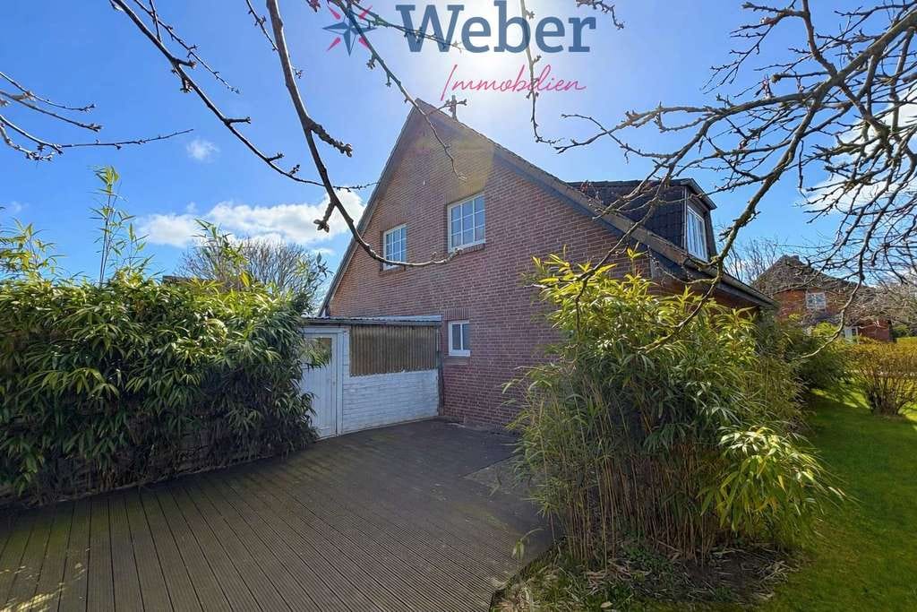 Immobilie in Wyk auf Föhr - Charmantes Familienhaus mit Gartenidylle – wird gerade modernisiert & bald einzugsfertig! - Bild 3