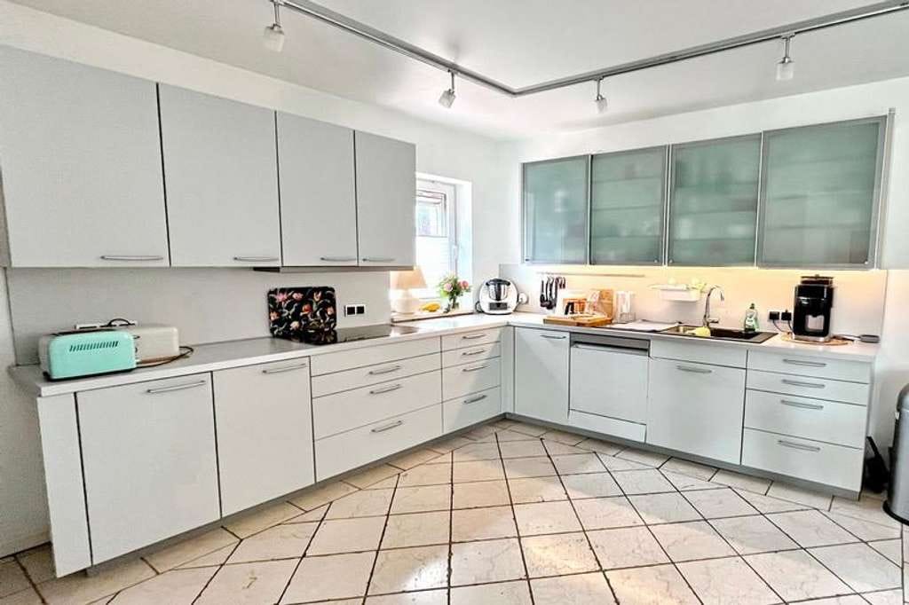 Immobilie in Alveslohe - Energieeffizienzhaus mit Doppelgarage im Einfamilienhausstil - Bild 3