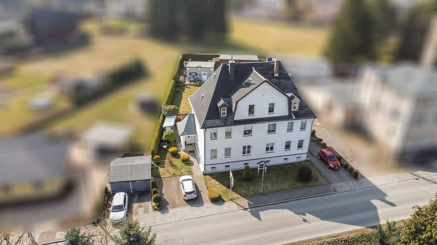 Immobilie in Elterlein - Gepflegtes Mehrfamilienhaus mit Charme, Substanz und Entwicklungspotenzial - Bild 0