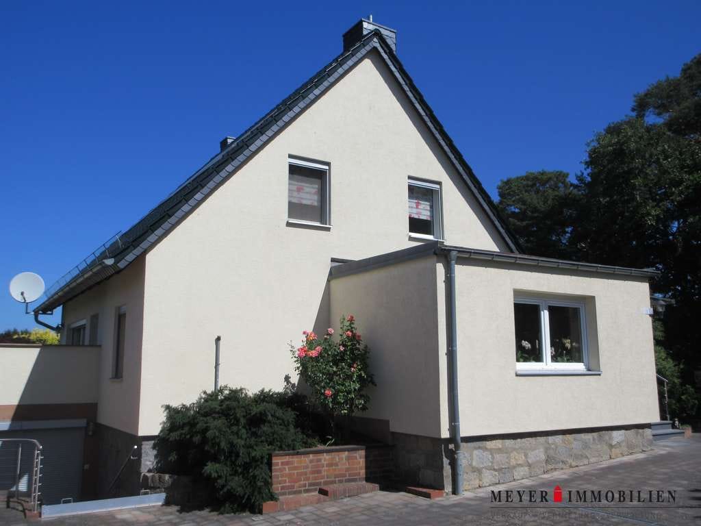 Immobilie in Lübbenau/Spreewald - 1-A-Wohnen & richtig viel Platz für das Hobby: Top-EFH mit Halle, Werkstatt & Büro, Garagen - Bild 4