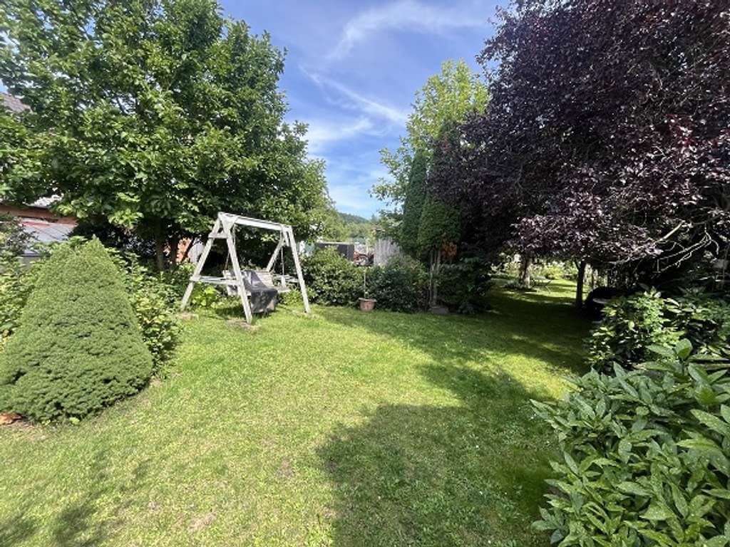 Immobilie in Büdingen - Zwei Wohnhäuser, Scheune & viel Platz - Hofensemble auf weitläufigem Grundstück. - Bild 3