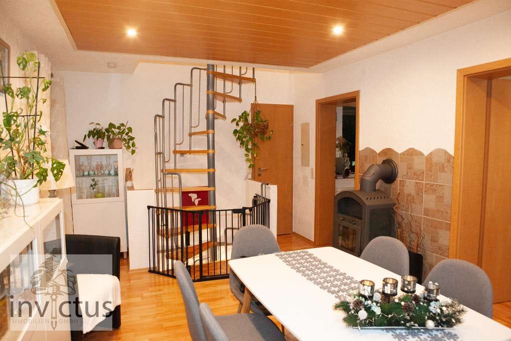 Immobilie in Gundelsheim - Gepflegtes Haus mit Wintergarten in idyllischer Sackgassenlage - Bild 4