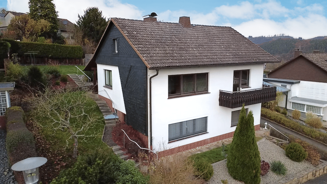 Immobilie in Battenberg - Tolle Aussicht! Einziehen & wohlfühlen! - Bild 1