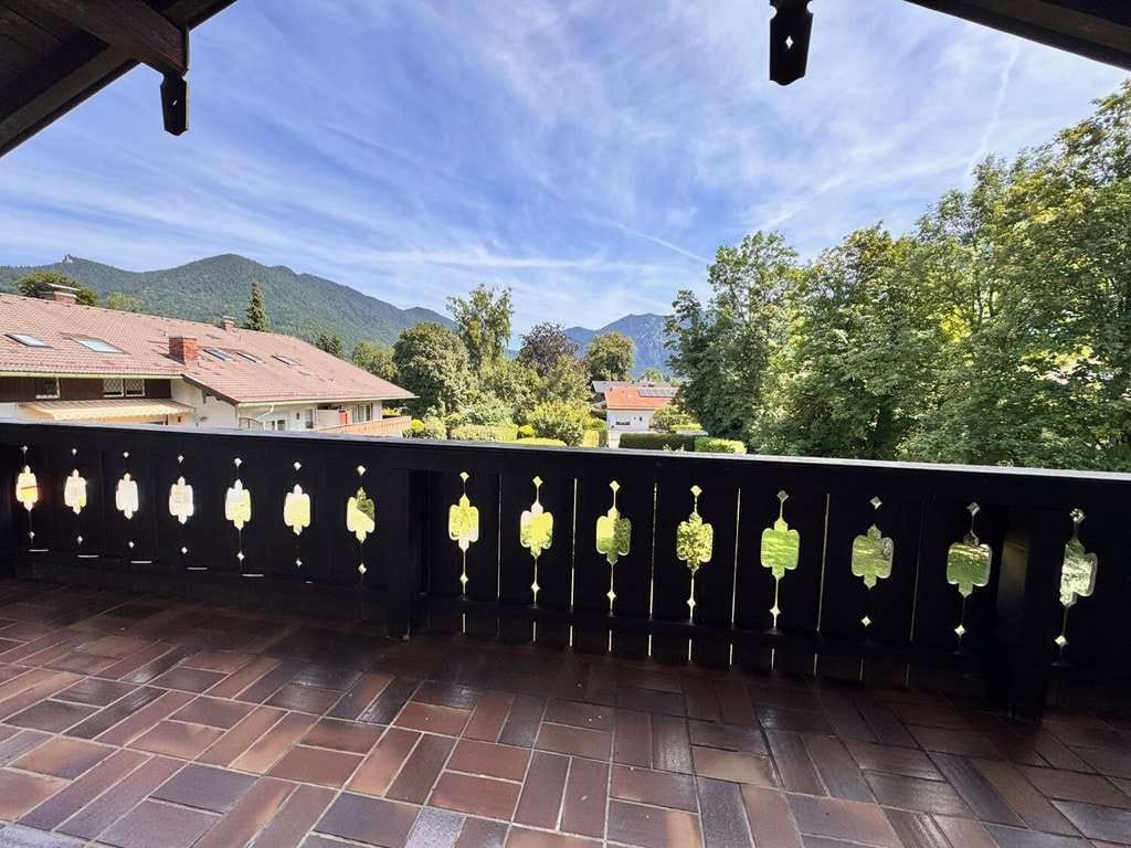 Immobilie in Rottach-Egern - Dachgeschoss - Balkonwohnung in ruhiger und sonniger Wohnlage am Oberachweg - Bild 2
