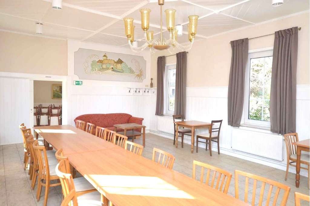 Immobilie in Warberg - Großes, stilvolles Fachwerkhaus auf 1.270m² Grundstück mit Solaranlage + 4 Garagen. - Bild 1