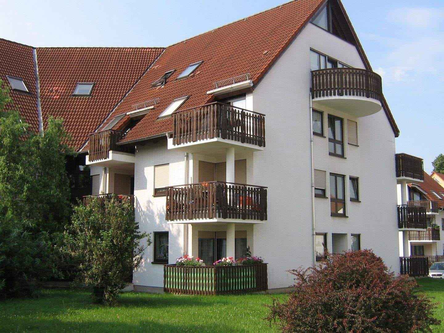Immobilie in Glauchau - Über den Dächern - vermietete, charmante 1-Raum-Dachgeschosswohnung mit Balkon & Fernblick! - Bild 0