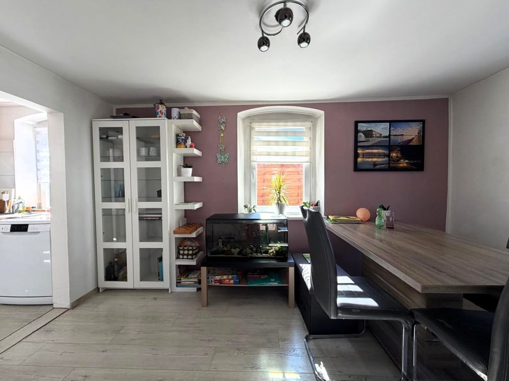 Immobilie in Selbitz - Einfamilienhaus in Selbitz – Garten, Terrasse, Kamin und Garage auf 441 qm Grundstück - Bild 4