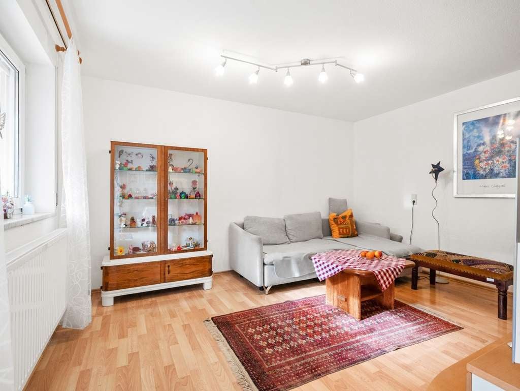 Immobilie in Hagnau am Bodensee - Platz zum Wohnen und Arbeiten - 
Zweifamilienhaus mit Gewerbefläche - Bild 2
