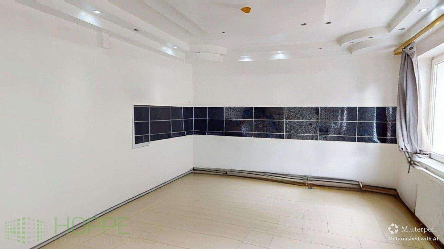 Immobilie in Annaburg - Annaburg -  Großzügiger Bungalow mit 6 Zimmern - sanierungsbedürftig zum attraktiven Preis - Bild 4
