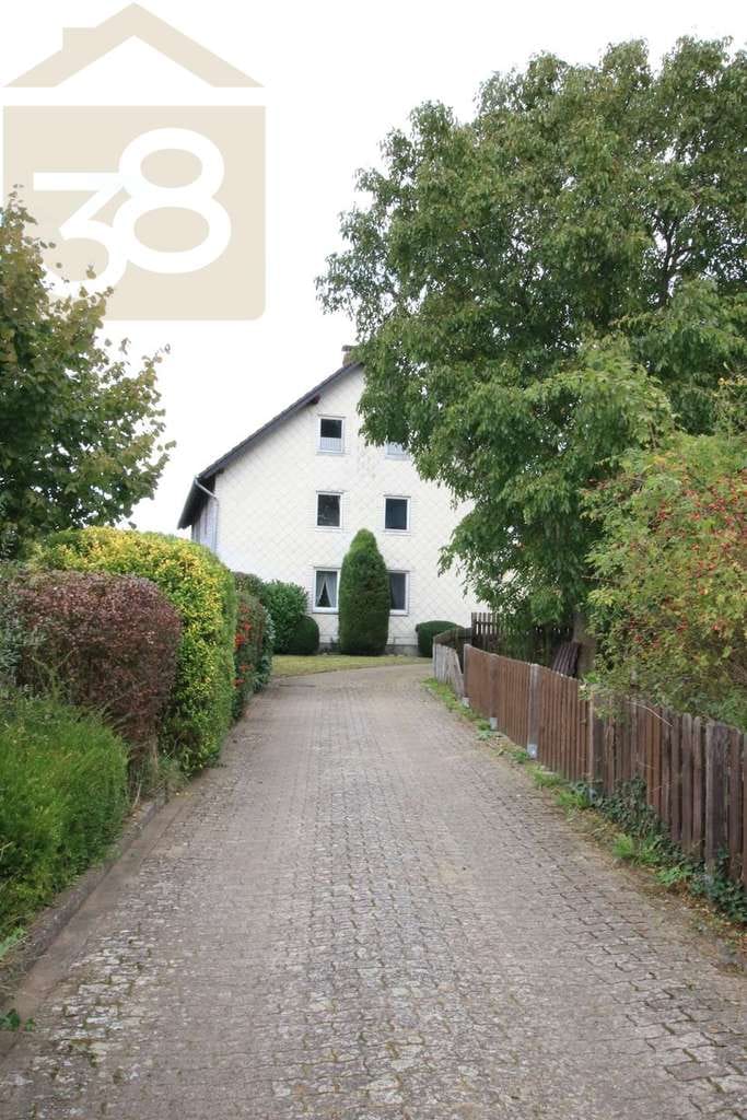 Immobilie in Lehre - Zweifamilienhaus mit 3.000 m² Grundstück und Scheune! Meine Immobilie = Mein Partner! - Bild 1