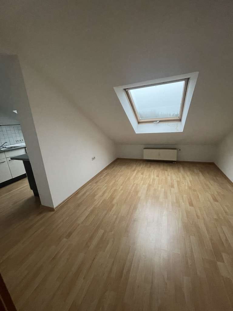 Immobilie in Neubulach - Schöne Dachgeschosswohnung in Neubulach-Liebelsberg – Ruhige Lage am Ortsrand mit Wanderwegen - Bild 3