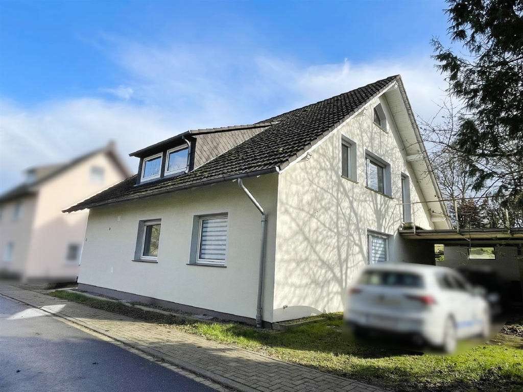 Immobilie in Kalletal - == Naturliebhaber aufgepasst! Solides ZFH inkl. möglichem Bauland == - Bild 1