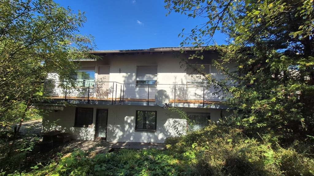 Immobilie in Wutöschingen - "neu" Degernau - großes Einfamilienhaus in schöner Lage - Bild 1
