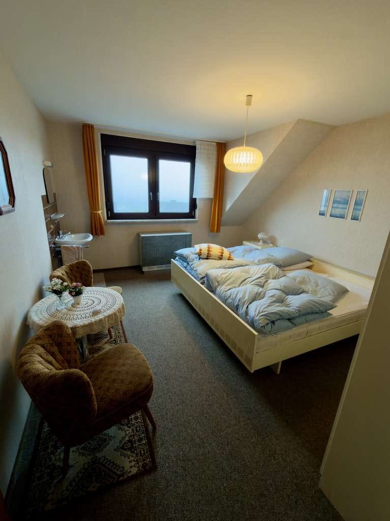 Immobilie in Ellenz-Poltersdorf - Ellenz-Poltersdorf | 1-2 Familienhaus | 2 Garagen | idealer Grundriss - Bild 3