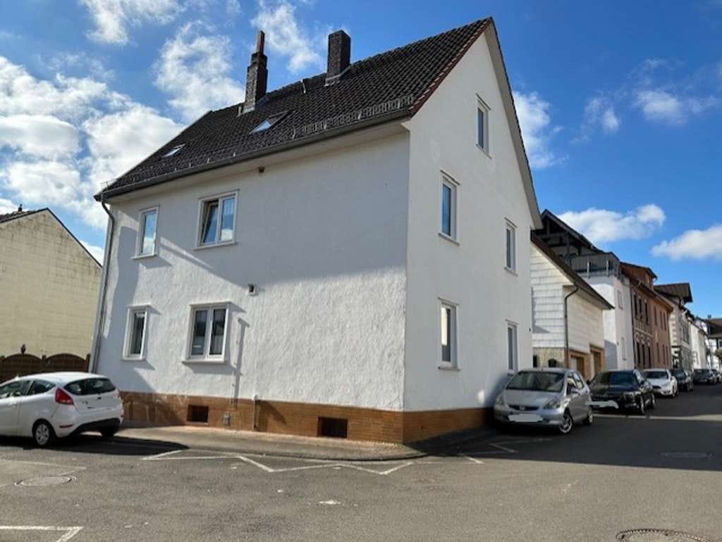 Immobilie in Meinhard - Mehrfamilienhaus als „Geldanlage“, guter renovierter Zustand, Innenhof, 2 Garagen in Nebengebäude - Bild 0