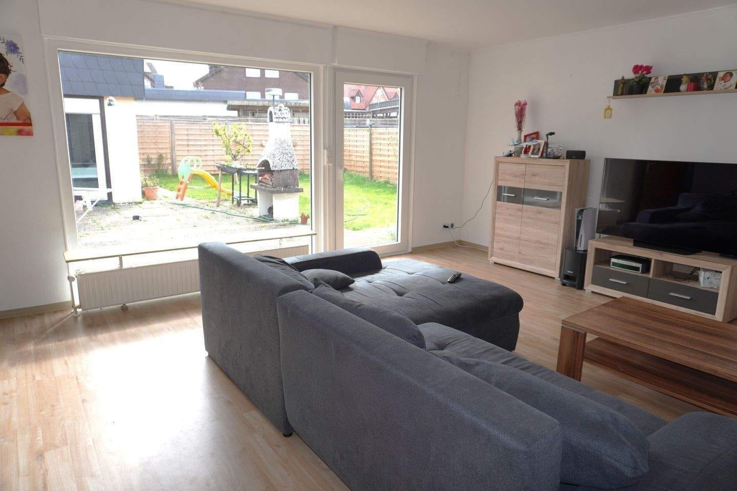 Immobilie in Lingen (Ems) - Gepflegter, ebenerdiger Winkelbungalow mit Garten, Keller und Garage - Bild 4
