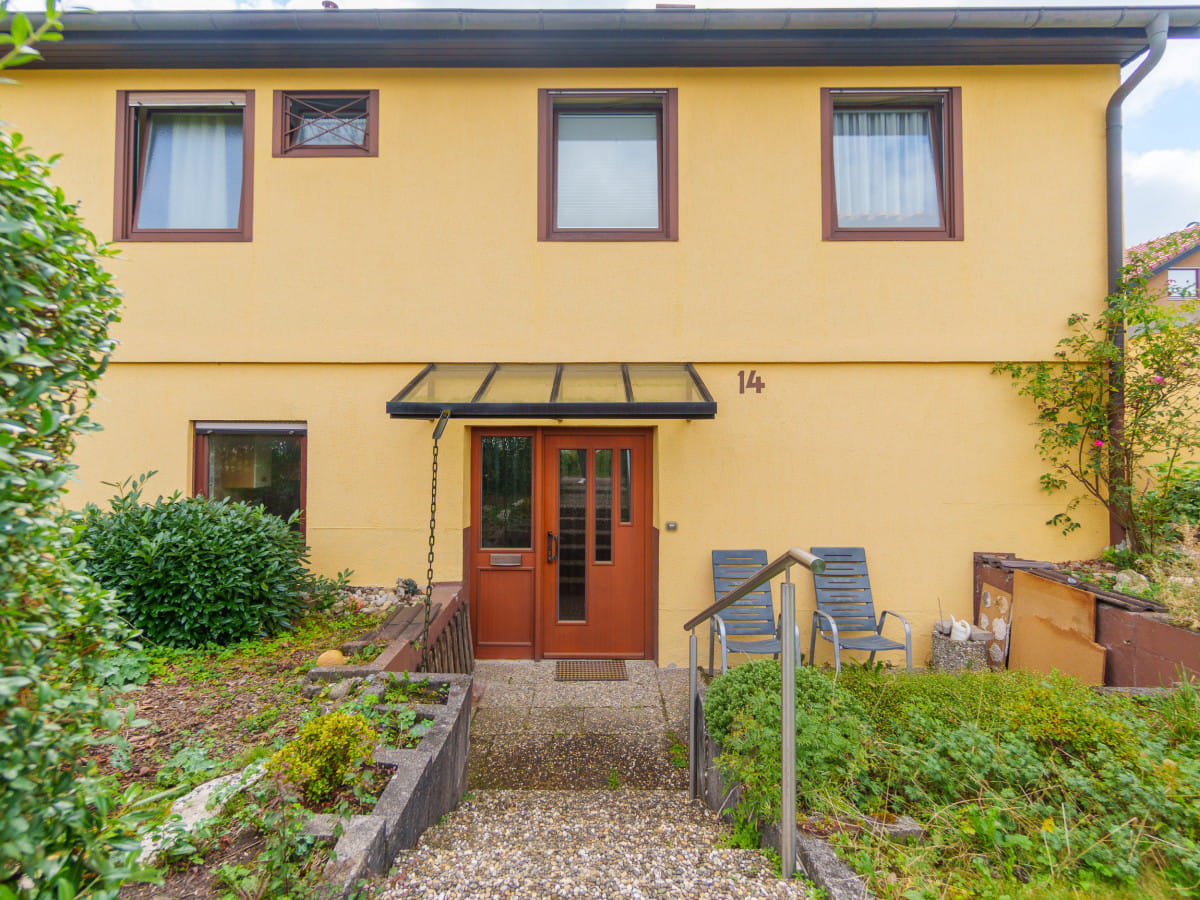 Immobilie in Allmersbach im Tal - ALLMERSBACH: Schönes Haus 137 m2 + Einliegerwohnung in bester Wohnlage! - Bild 3