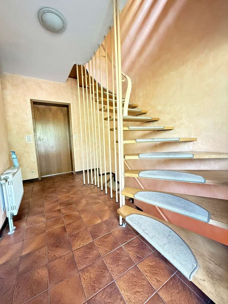 Immobilie in Ingelfingen - Einfamilienhaus (RMH) mit 2 Garagen - Bild 1