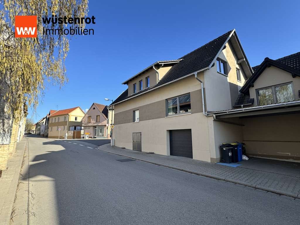 Immobilie in Framersheim - +++FRAMERSHEIM: KELLERSTR.: KOMPLETT MODERNISIERTES EINFAMILEINHAUS MIT TERRASSE (OHNE GARTEN)+++ - Bild 2