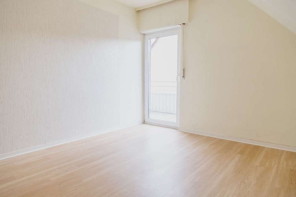Immobilie in Leinfelden-Echterdingen - Helle Wohnung mit Balkon & Hobbyraum in ruhiger Lage in Leinfelden-Echterdingen - Bild 3