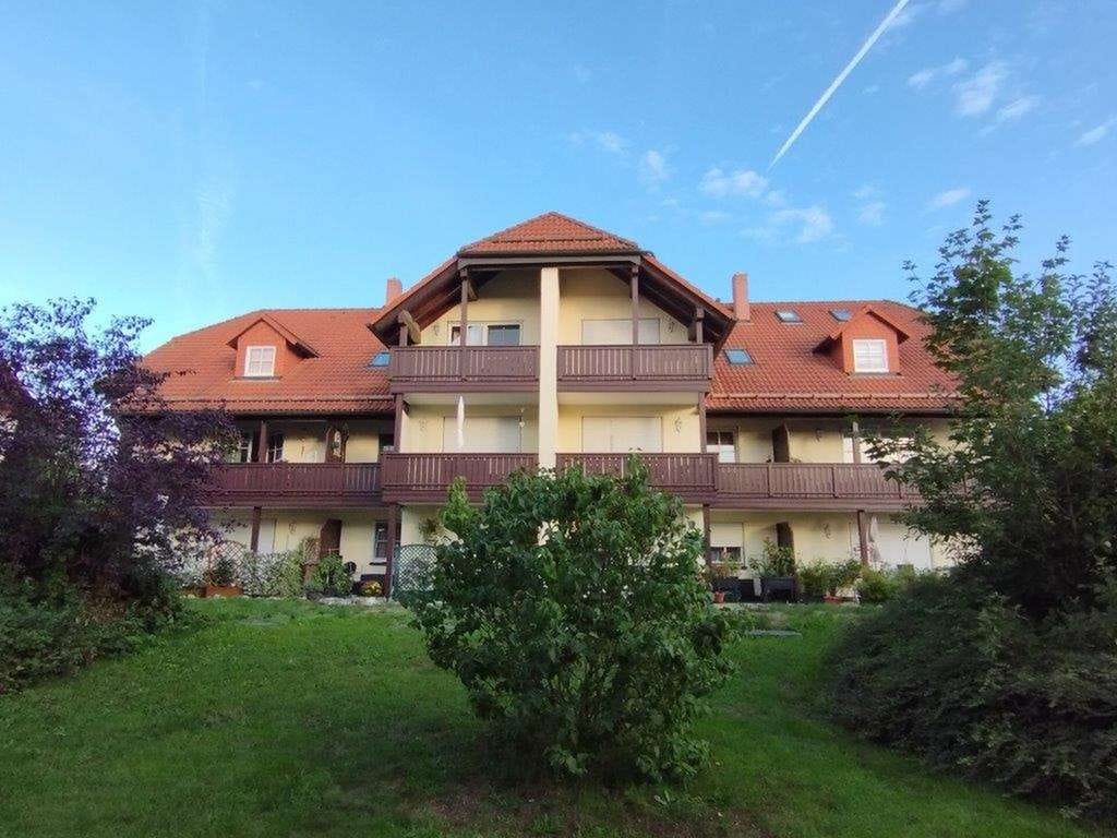 Immobilie in Klingenberg - Vermietete 1-Zimmerwohnung mit Balkon und Tiefgarage in naturnaher Lage von Höckendorf - Bild 1