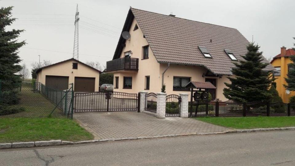 Immobilie in Pinnow - Einfamilienhaus mit Einliegerwohnung in Top Lage Pinnow - Bild 0