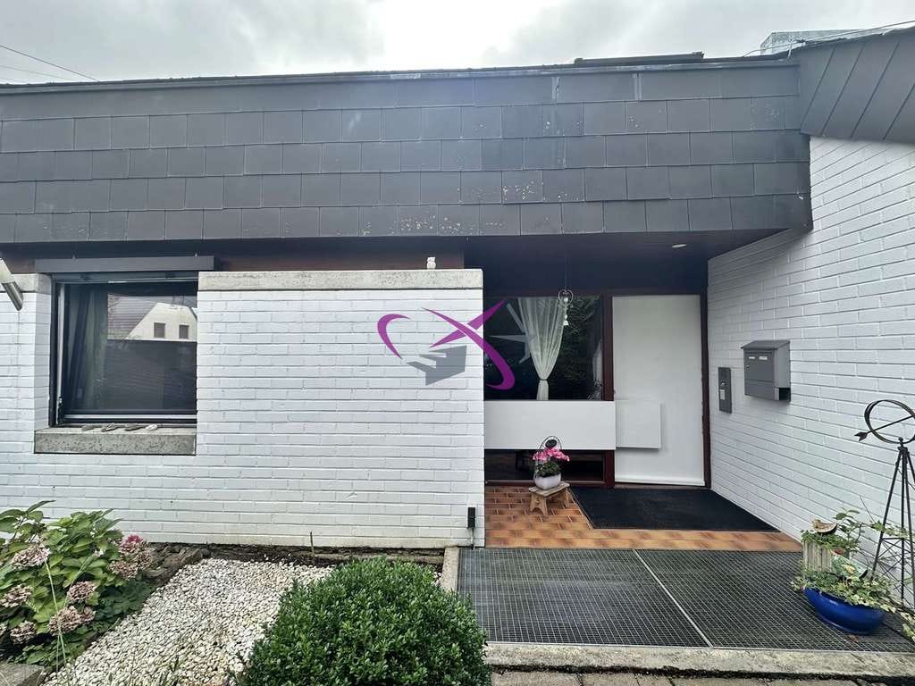 Immobilie in Neustetten - Wohnhaus mit besonderer Ausstrahlung, gepflegtem Garten + Wellnessbereich+Doppelcvarport - Bild 2