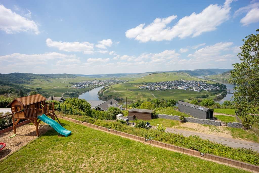 Immobilie in Leiwen - Landhaus Villa an der Mosel mit Panorama Moselblick freistehend - Bild 3