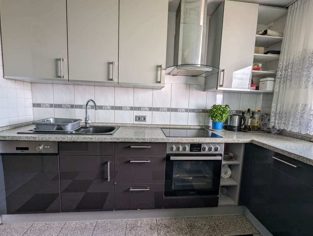Immobilie in Illingen - Eben leben im Grünen: 3 Zimmer, Balkon & Garage - Bild 2