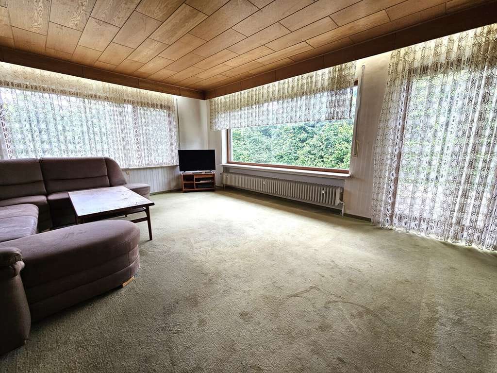 Immobilie in Wetter - Großzügiges Einfamilienhaus mit 8 Zimmern und Traumgrundstück in Wetter - Bild 2