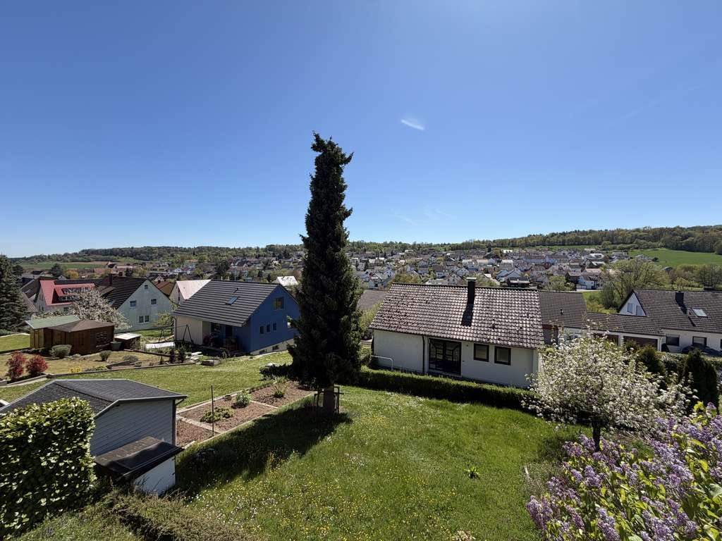 Immobilie in Ostelsheim - Charmantes Reihenendhaus mit Ausblick und Potenzial in Ostelsheim - Bild 2