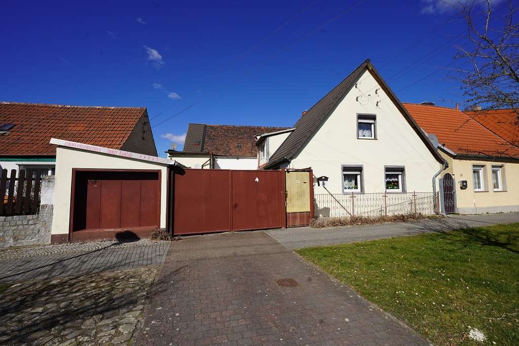 Immobilie in Barleben - Barleben - Sanierungsbedürftiges EFH mit Scheune und verschiedenen Nebengebäuden sowie Garten. - Bild 2