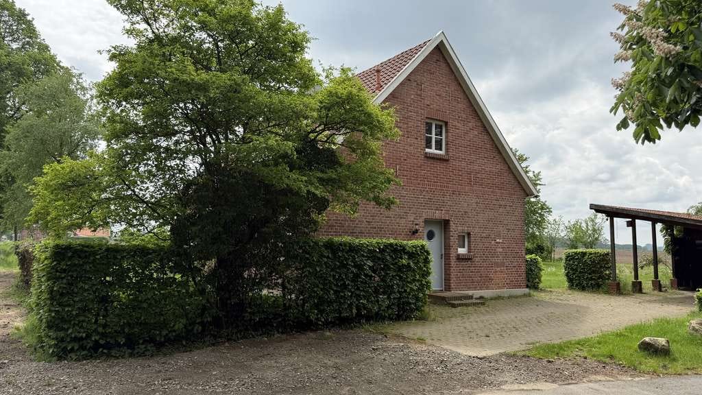 Immobilie in Gehrde - Ferienhaus mit Dauerwohnsitz – solides Landhaus im Grünen - Bild 1