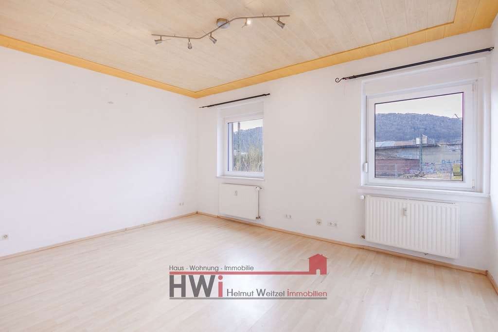 Immobilie in Marburg - Wohnung mit großem Südwestbalkon und Gestaltungspotenzial in der Talsohle Marburgs - Bild 0