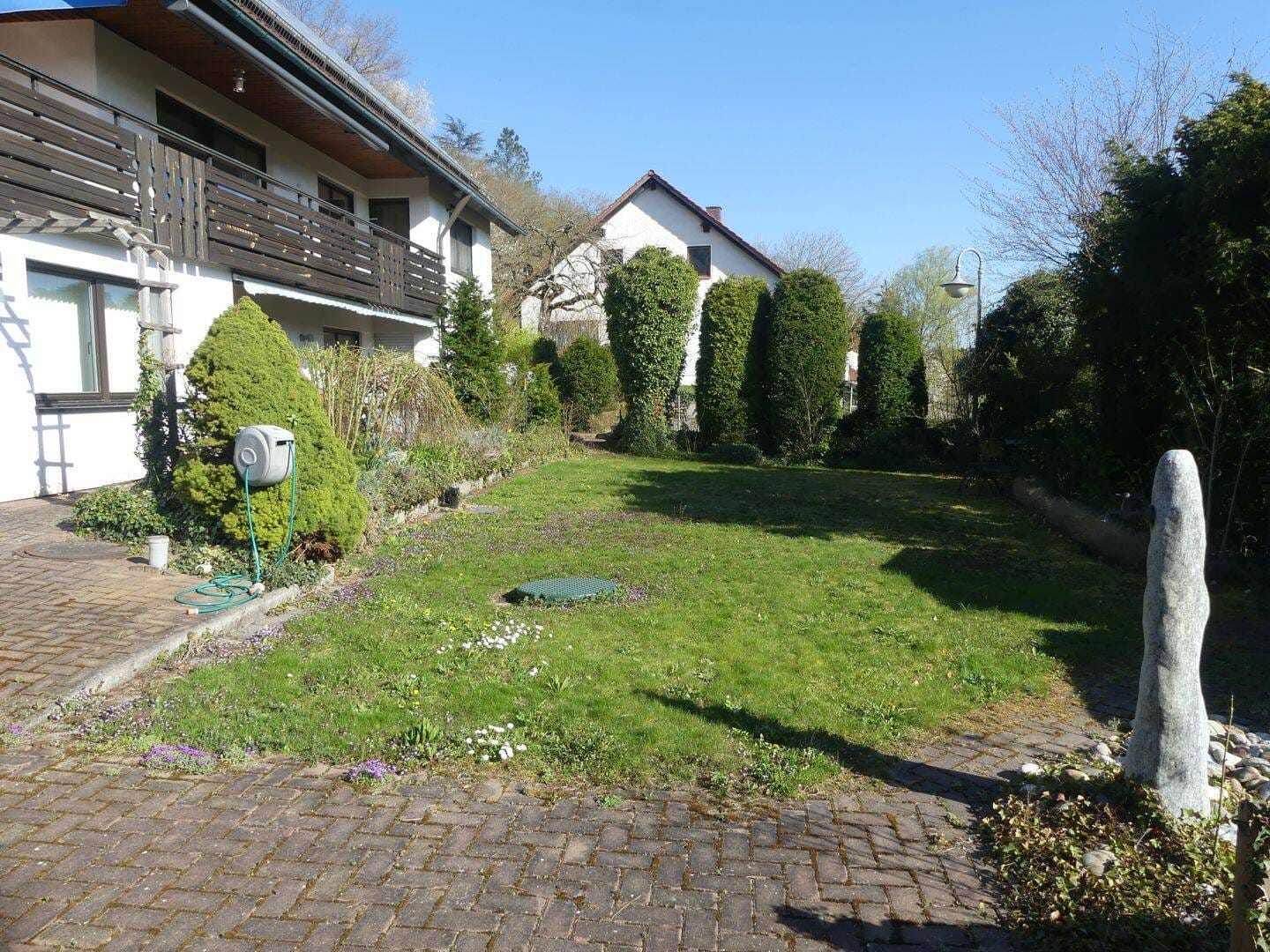 Immobilie in Roßtal - Mit Weitblick! Schönes Zweifamilienhaus inkl. Sauna und Doppelgarage! In Buchschwabach OT Roßtal! - Bild 3