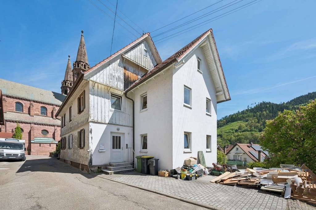 Immobilie in Forbach - Renovierungsbedürftiges 2-Familienhaus mit großem Garten und Ausbaupotenzial in Forbach - Bild 2
