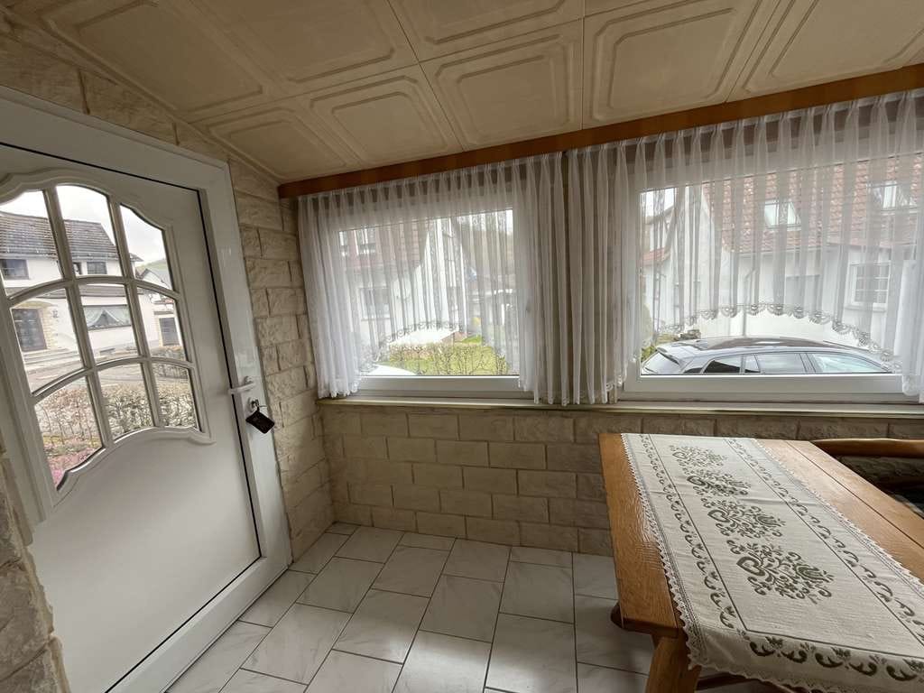Immobilie in Lügde - Kleines Einfamilienhaus in Stadtrandlage von Lügde sucht Familienanschluss! - Bild 2