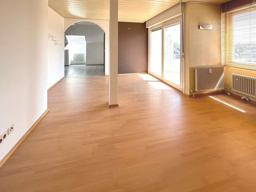 Immobilie in Illerrieden - Charmante Dachgeschoßwohnung mit gelungenem Grundriss - Bild 2