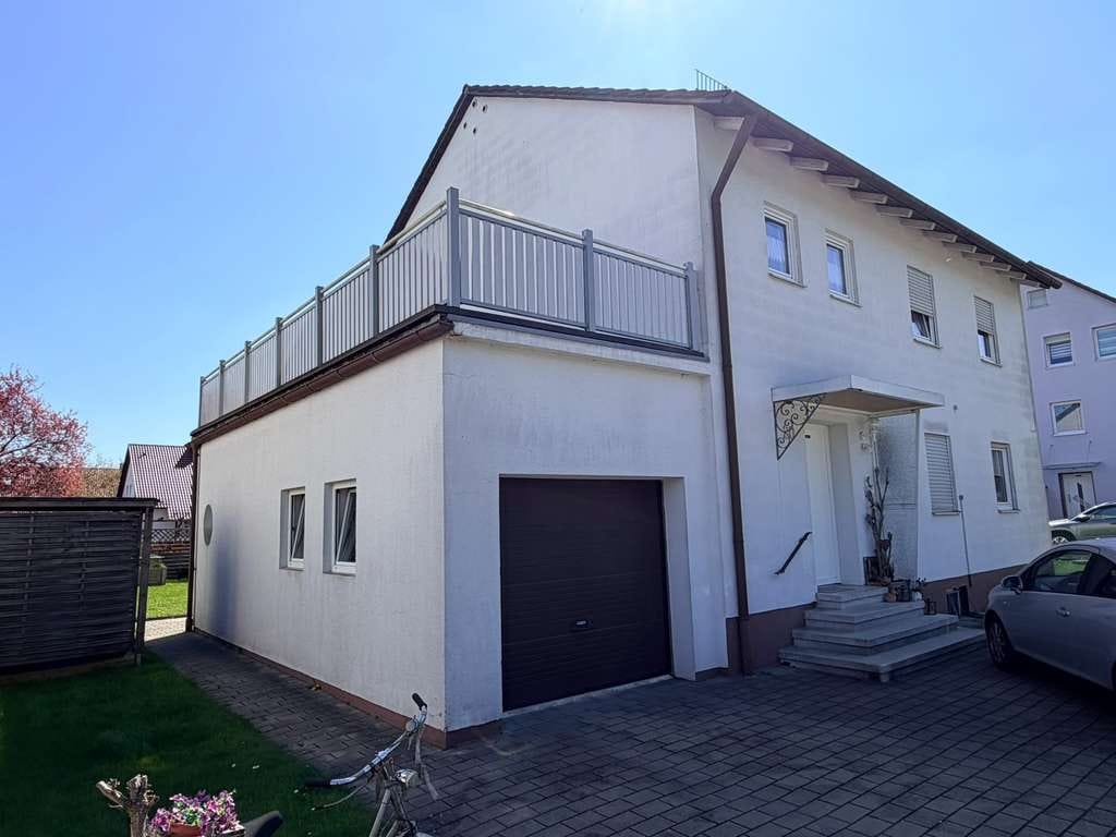 Immobilie in Rain - Sehr gepflegtes Wohnhaus mit Einzelgarage und Garten auf ca.680 m² GF in 86641 Rain! - Bild 1