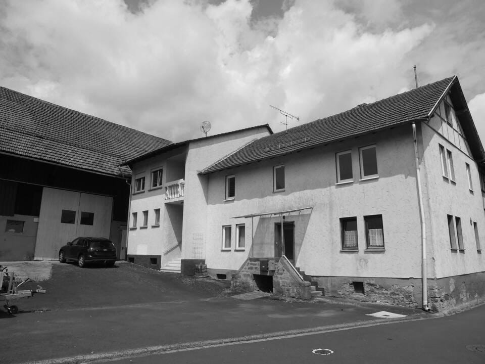 Immobilie in Jossgrund - Vielseitiges Anwesen mit Scheune und großem Potenzial in ruhiger Lage von Oberndorf! - Bild 0