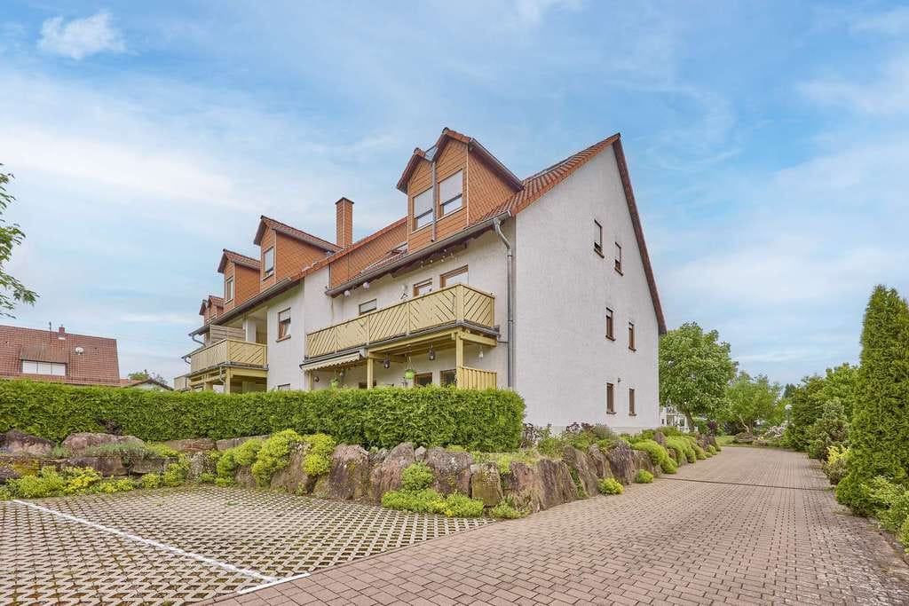 Immobilie in Mehlingen - Wohnen auf zwei Ebenen – 2-Zimmer-Maisonette mit Balkon und Stellplatz in zweiter Baureihe - Bild 1