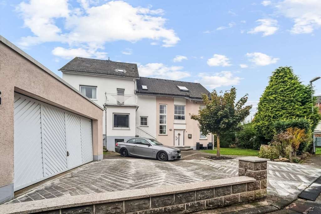 Immobilie in Siershahn - Viel Platz für Familie & Generationen – Wohnhaus mit ca. 290 m² Wohnfläche - Bild 0