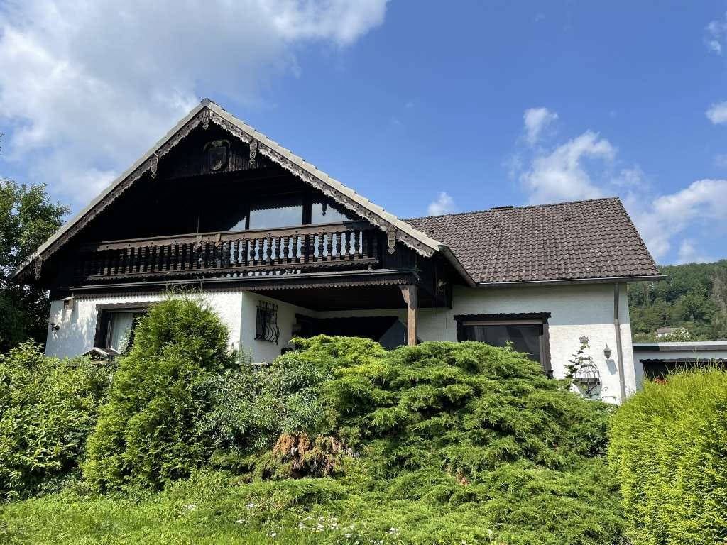 Immobilie in Dingdorf - **Wohnhaus mit Garten und Garage in Schönecken** - Bild 0