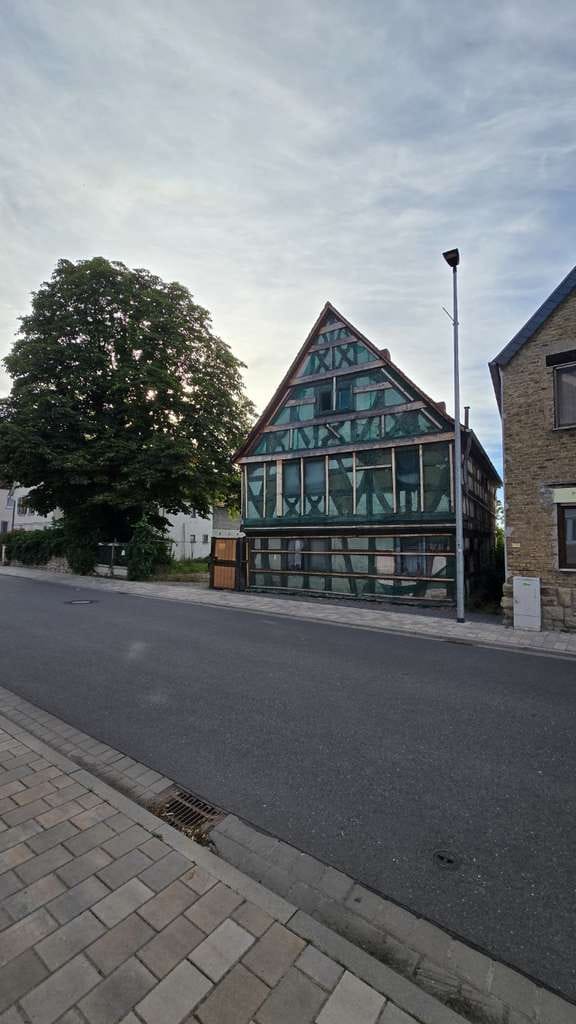 Immobilie in Biebesheim - Denkmalgeschützes Fachwerkhaus mit großen Grundstück - Bild 1