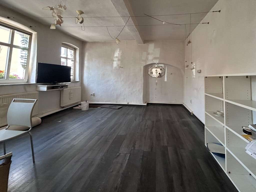 Immobilie in Dornburg-Camburg - Wachgeküsst: Historisches Haus am Markt wartet auf neuen Glanz - Bild 2
